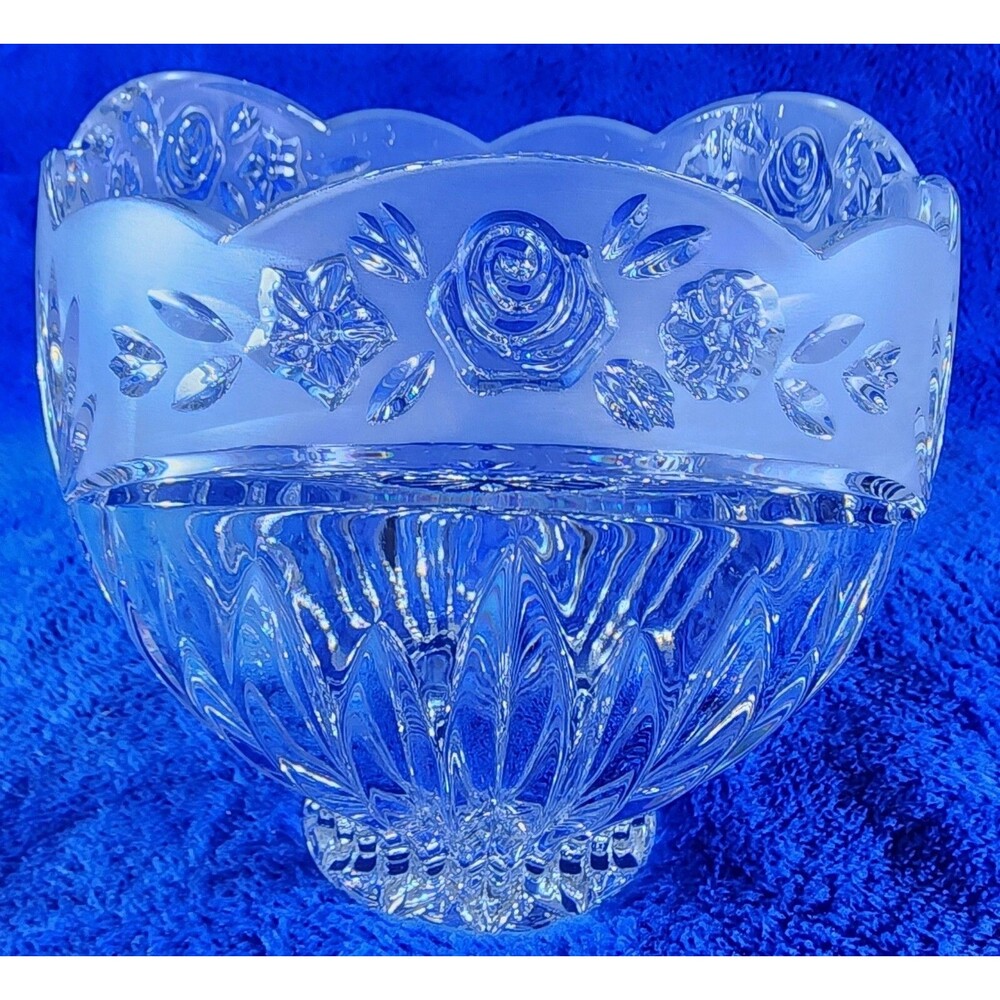 Larger ONEIDA Crystal Bowl ~ Frosted & Scallop Edge ~ SOUTHERN GARDEN PATTERN